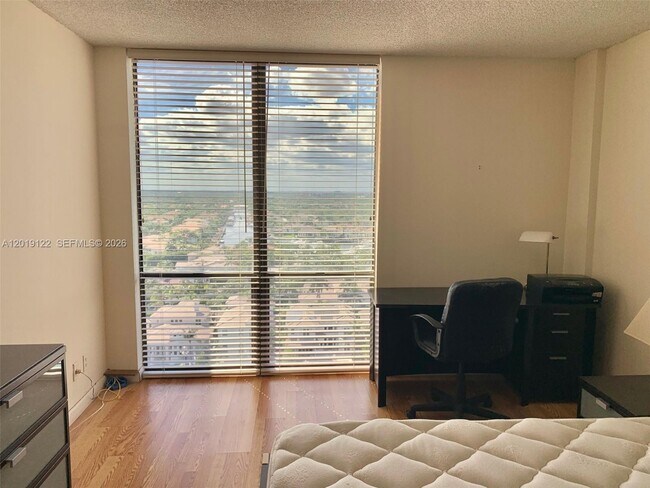 Building Photo - 1500 S Ocean Dr