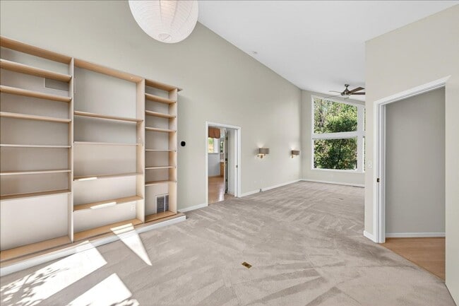 Building Photo - Gorgeous Executive Home Over Downtown Los Gatos