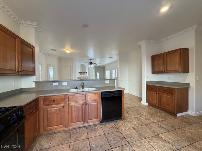 Building Photo - 8896 Tomnitz Ave