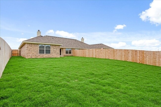 Building Photo - New Duplex on Hilltop Drive | Midway ISD