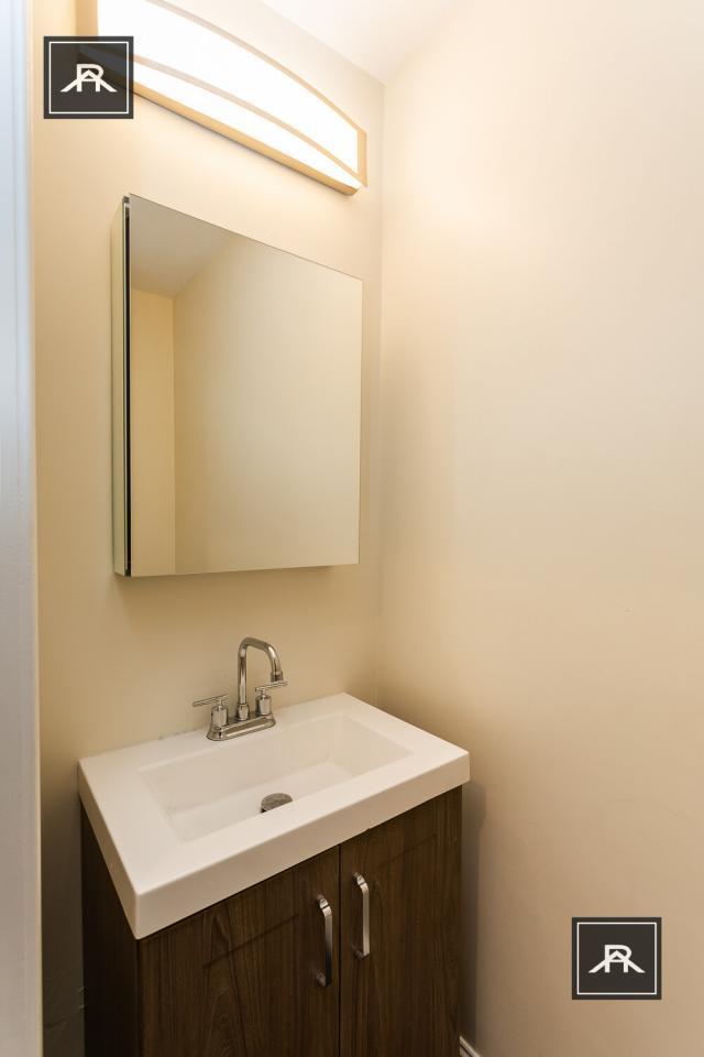 Building Photo - 5 bedroom in Medford MA 02155