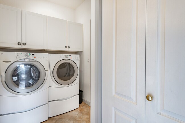 Building Photo - 8975 Snowy Owl Ln