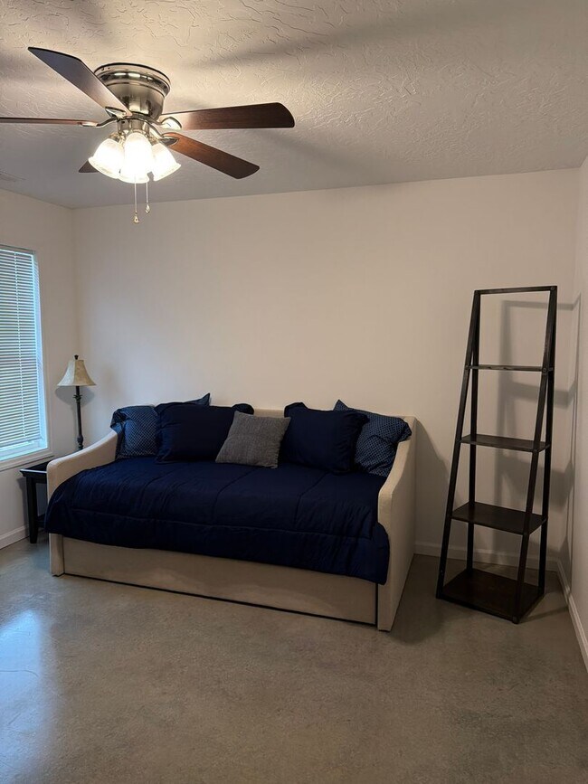 Building Photo - 526 Gadsden Rd NW