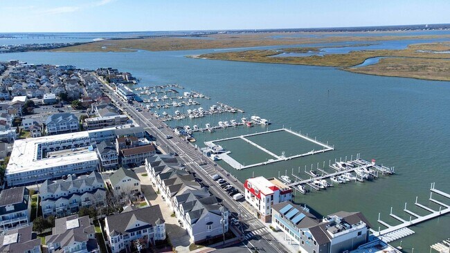 Building Photo - 9416 Amherst Ave