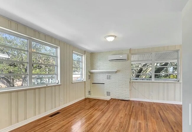 Building Photo - 3047 S Peninsula Dr