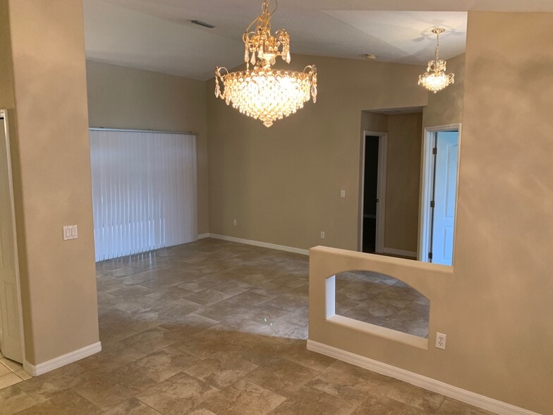 Building Photo - 65 Brookside Ln