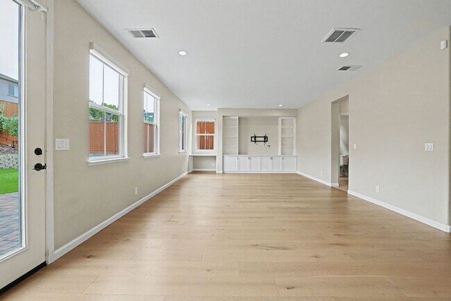 Building Photo - 4865 Peninsula Point Dr