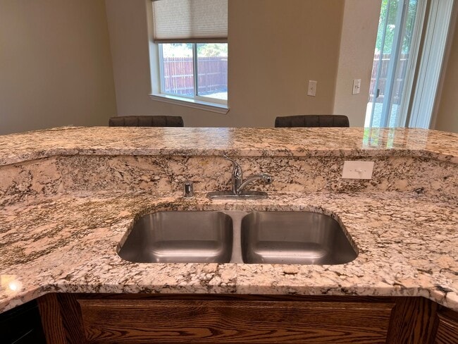 Building Photo - 4-bedroom home in Fallon