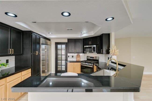 Building Photo - 821 Long Branch Dr