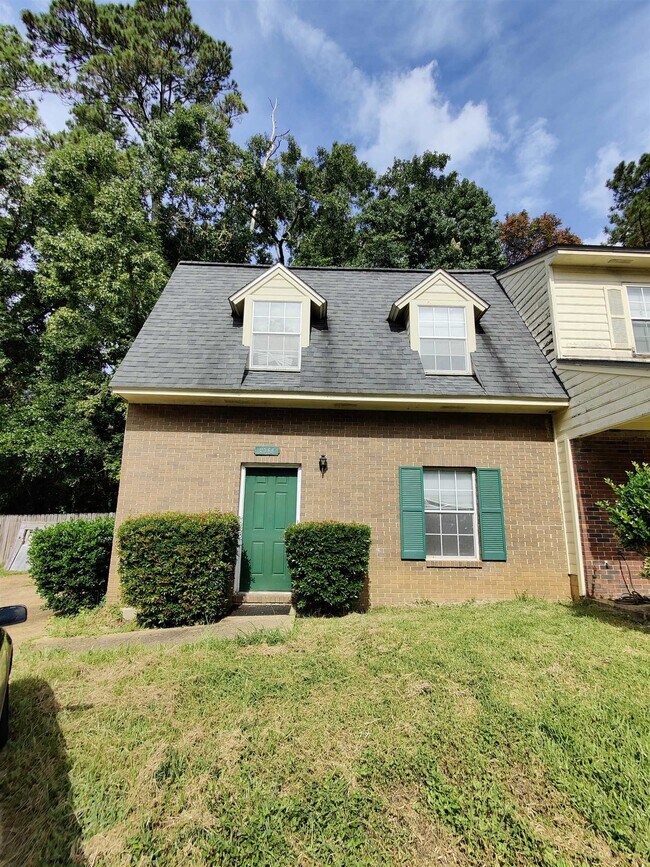 Building Photo - 2366 Gregory Dr