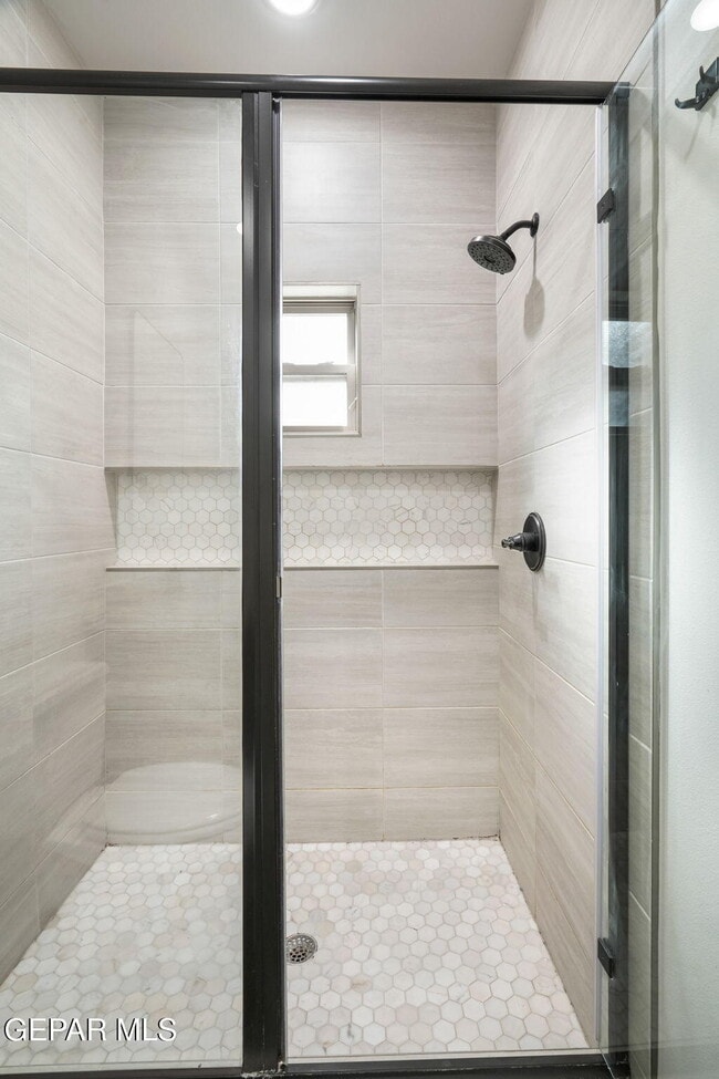 Building Photo - 14735 Pebble Hills Blvd