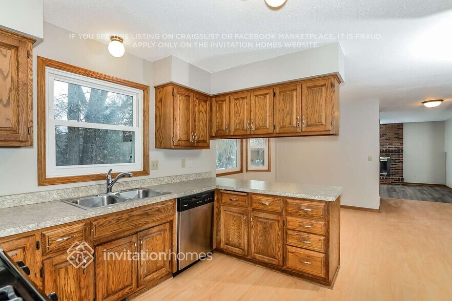 Building Photo - 7323 Paulsen Dr