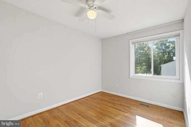 Building Photo - 1204 Brethour Ct