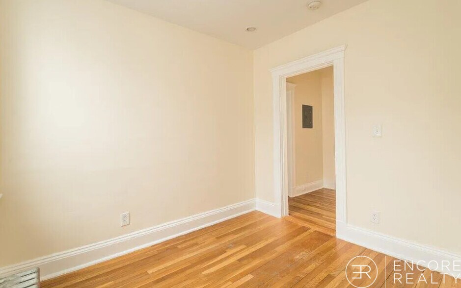 Building Photo - 288 Chestnut Hill Ave