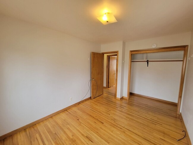 Building Photo - 4 Bed 2 Bath house for Rent!