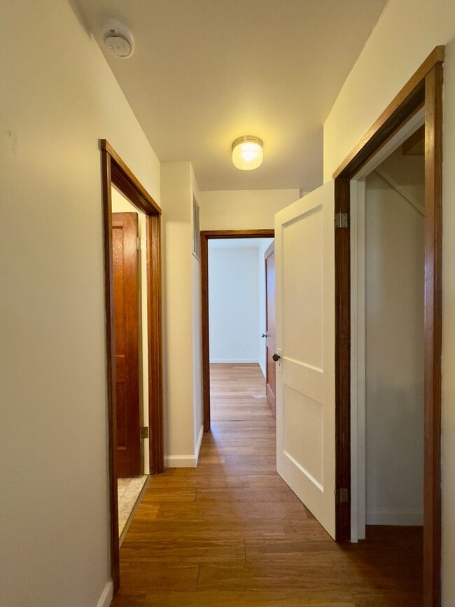 Building Photo - Charming 5 Bedroom/2 Bathroom Home with Large Backyard in Essex, MD!