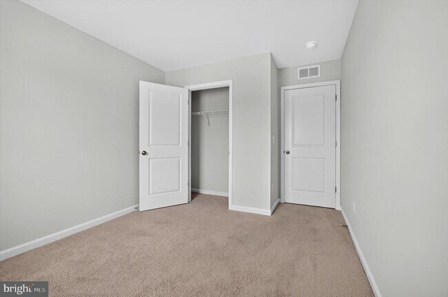 Building Photo - 3155 White Tail Dr