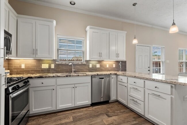 Building Photo - 7036 W 43rd St