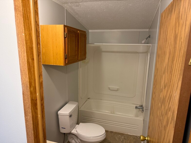 Building Photo - 13 James River Blvd