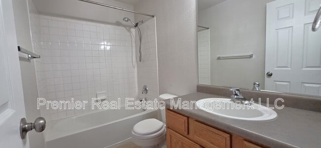 Building Photo - 1381 S Dayton Ct