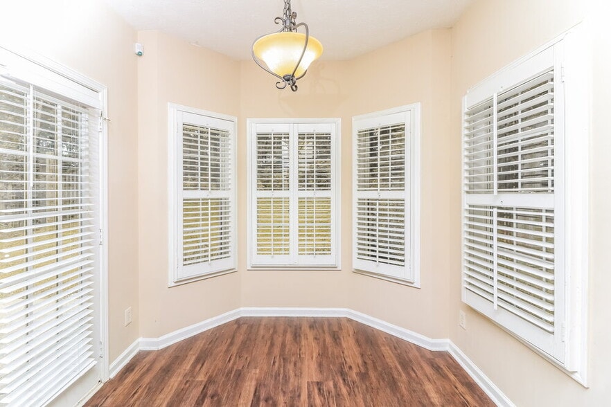 Building Photo - 169 Weatherstone Dr