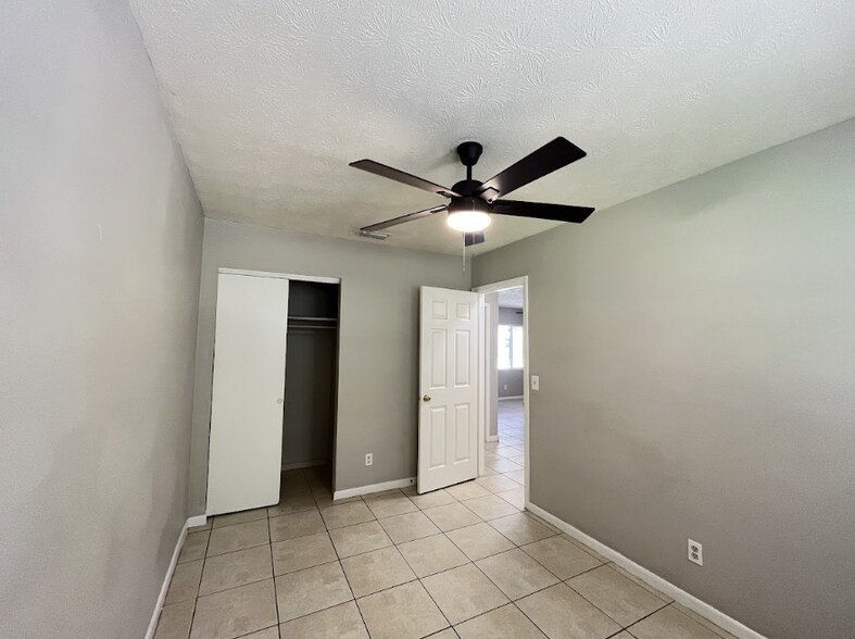 Building Photo - 8308 Doloma Ct