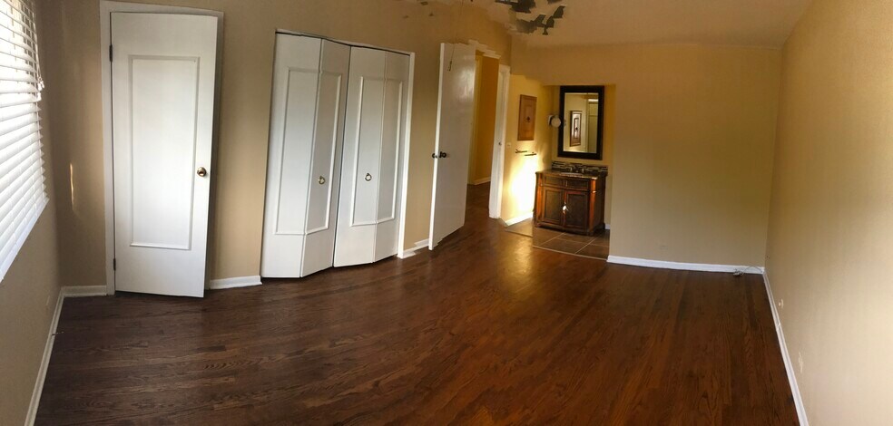 Building Photo - 4832 Old Orchard Rd