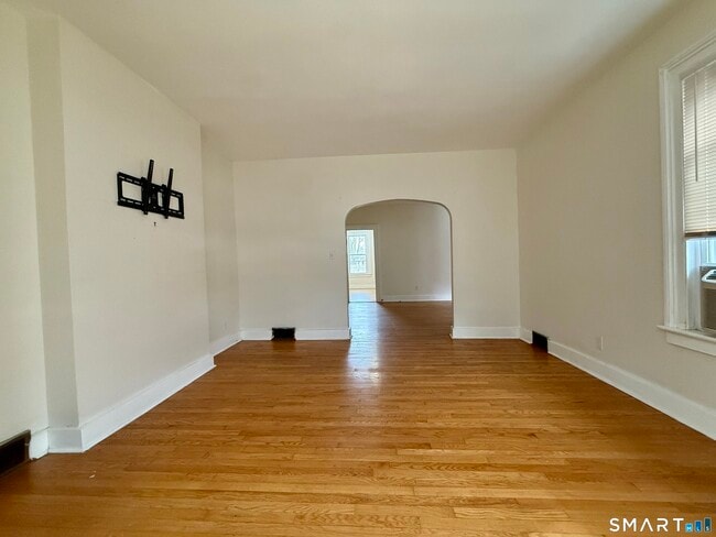 Building Photo - 74 High St