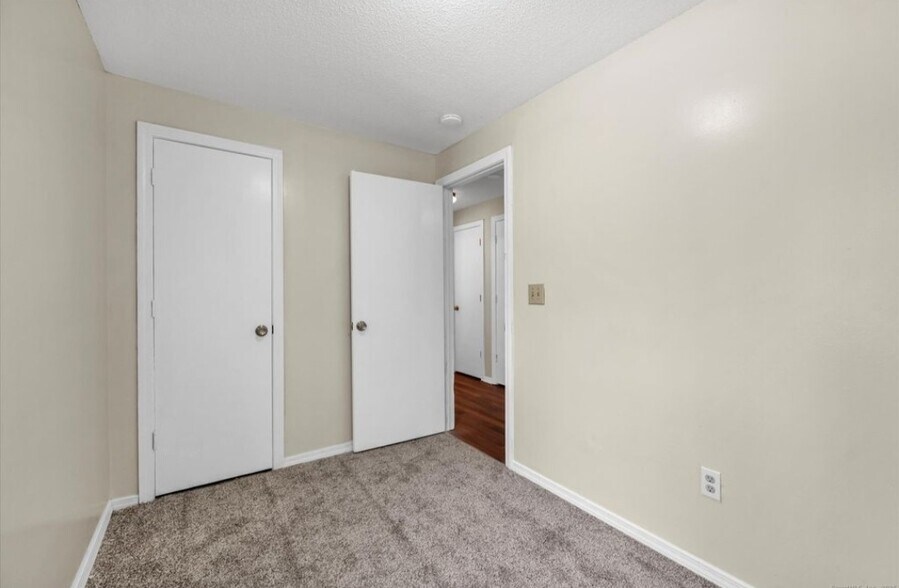 Building Photo - 18 Chalmers St