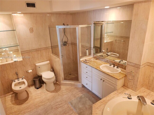 Building Photo - 3725 S Ocean Dr