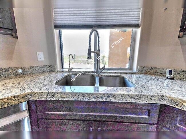 Building Photo - "Spacious Tucson Retreat with Granite Eleg...