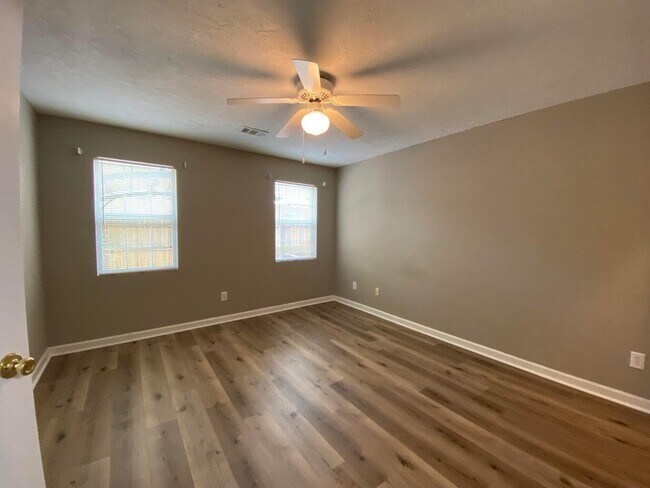 Building Photo - 4723 Brookwood Dr