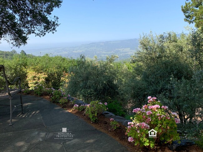 Building Photo - Stunning 3BD/2.5BA Home with Breathtaking ...