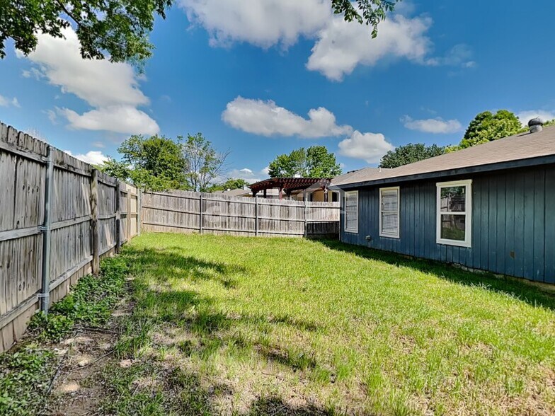 Building Photo - 5713 Stone Meadow Ln