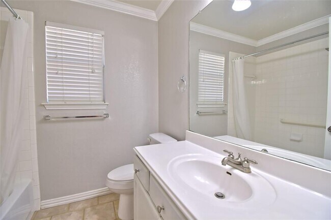 Building Photo - 807 Wild Petunia Way