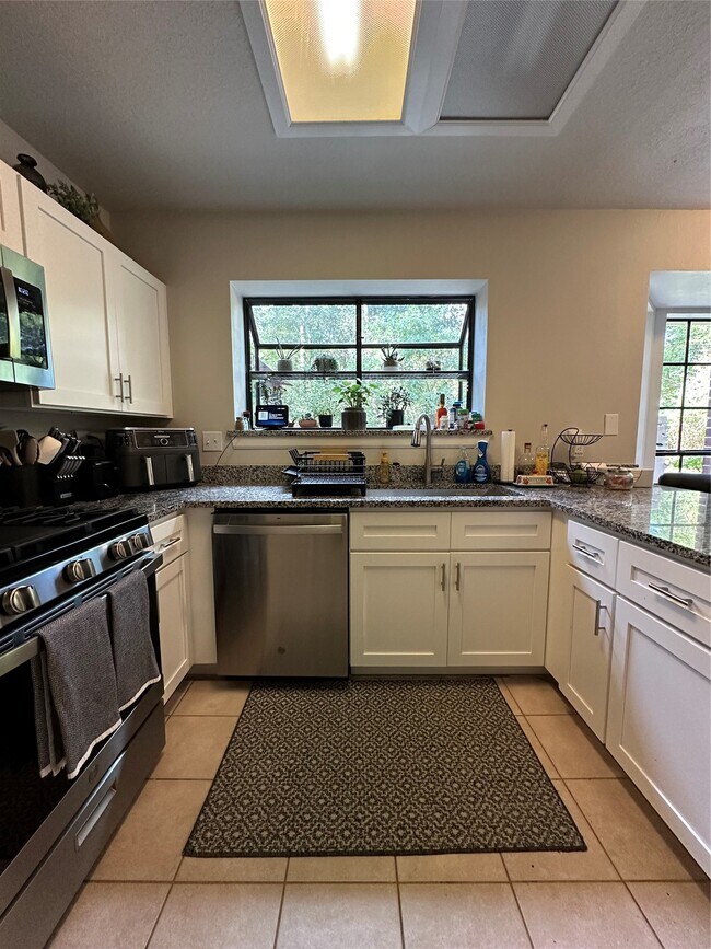 Building Photo - 63 S Stony Bridge Cir