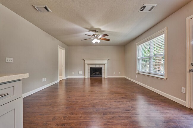 Building Photo - 170 N Dreamweaver Cir