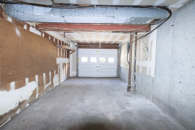 Building Photo - 2804 Isherwood Dr
