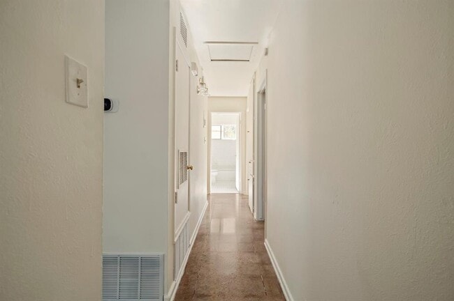 Building Photo - 6709 Tampa Cove