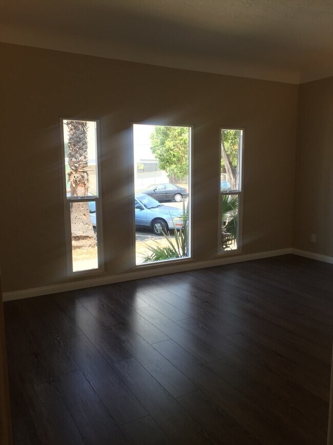 Interior Photo - 230 E 12th St