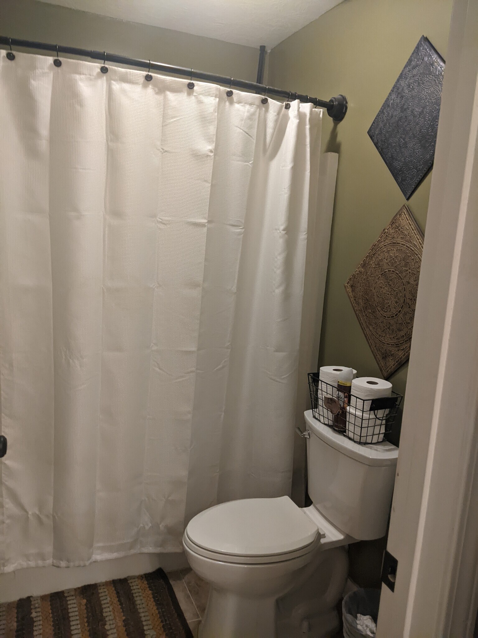 Building Photo - 230 Sunview Dr