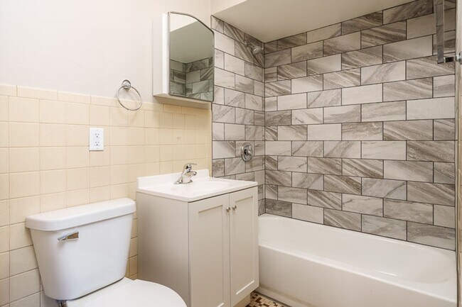 Building Photo - 3220/3222 Darwood Drive