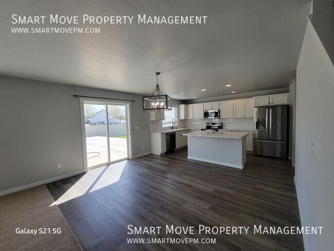Building Photo - 6322 N Seacliff Ave