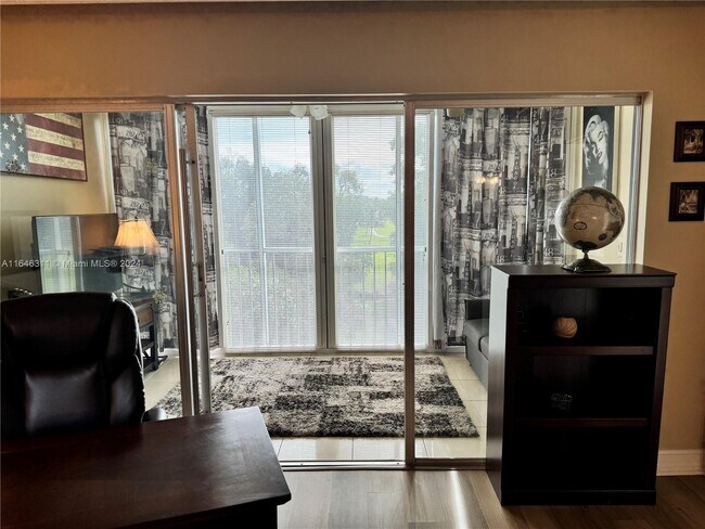 Building Photo - 3300 N Palm Aire Dr