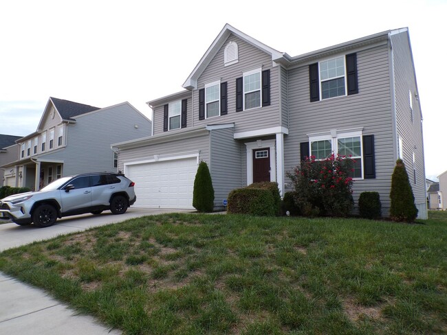 Primary Photo - Spacious Colonial in Lee's Parke