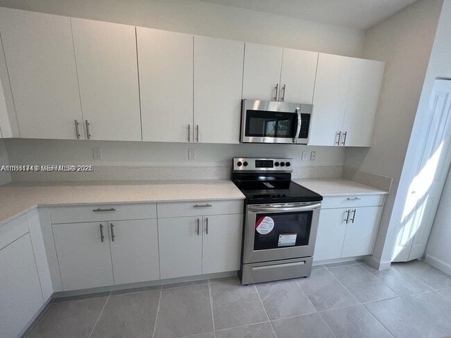 Building Photo - 28511 SW 134th Ct