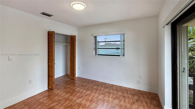 Building Photo - 8877 SW 36th St