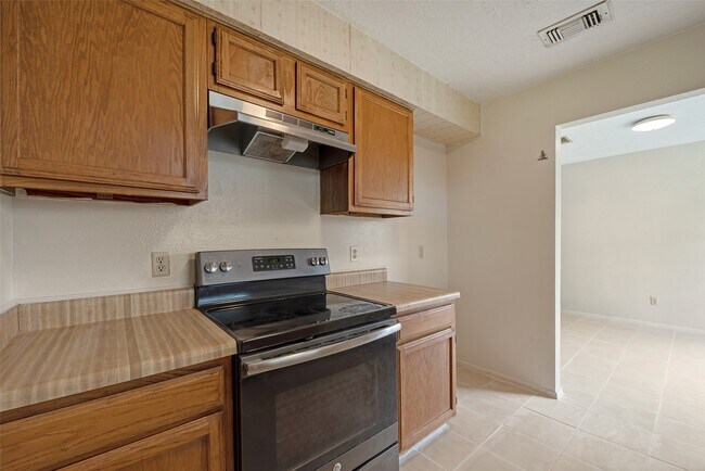 Building Photo - 2779 Forest Point Dr
