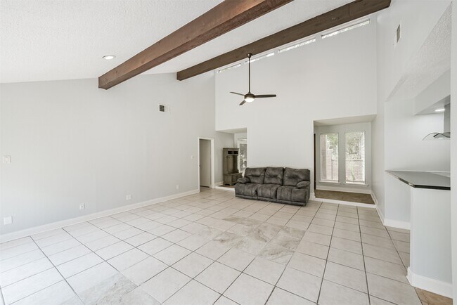 Building Photo - 9503 Dalmally St