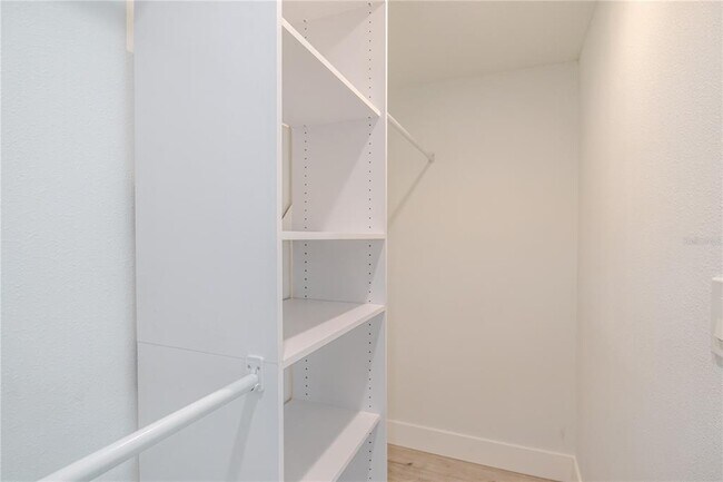 Building Photo - 4712 W Bay Ave